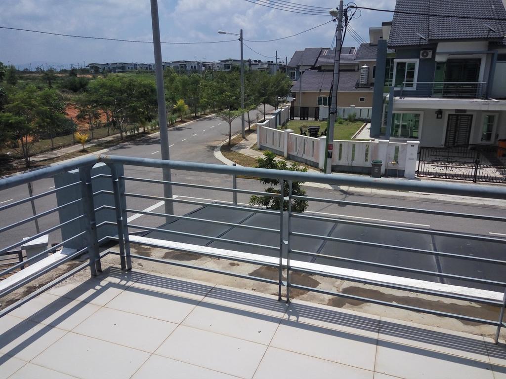 Impianacasa Kluang Homestay المظهر الخارجي الصورة